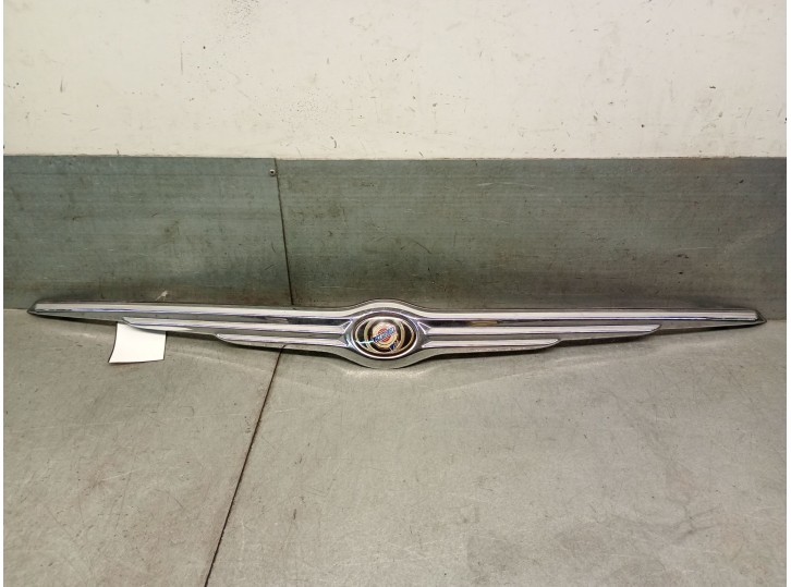 Recambio de anagrama para chrysler grand voyager v (rt) 2.8 crd referencia OEM IAM 05113617AA 