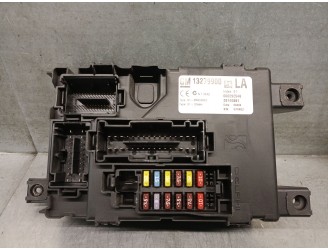 Recambio de caja reles / fusibles para opel corsa d (s07) 1.3 cdti (l08, l68) referencia OEM IAM 13279900 13279900 28140881