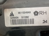 Recambio de faro derecho para chrysler grand voyager v (rt) 2.8 crd referencia OEM IAM 05113340AG 5113340AD 