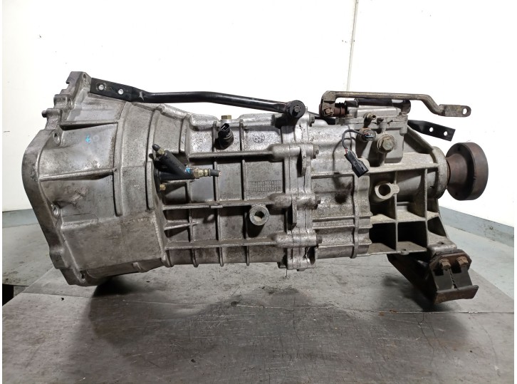 Recambio de caja cambios para ssangyong rodius i 2.7 xdi referencia OEM IAM G3102021008 MAD260900033