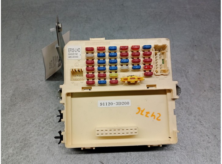 Recambio de caja reles / fusibles para hyundai sonata iv (ef) 2.0 16v referencia OEM IAM 911203D200 