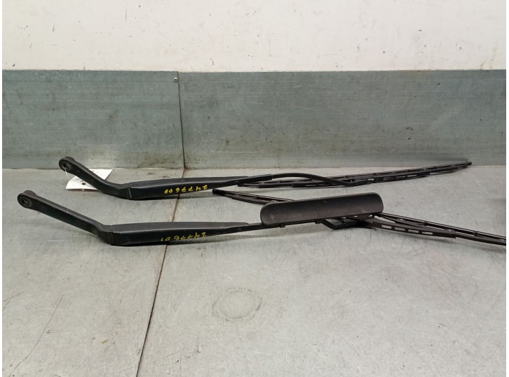 Recambio de brazo limpia delantero derecho para hyundai sonata iv (ef) 2.0 16v referencia OEM IAM 983203D000 983203D000 