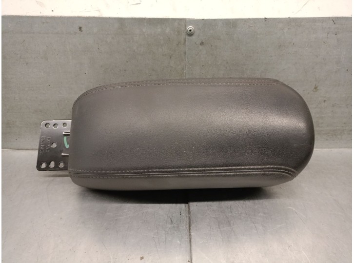 Recambio de apoyabrazos central para jeep renegade suv (bu, b1, bv) 1.6 crd referencia OEM IAM 51957102 5XA77LXHAA 