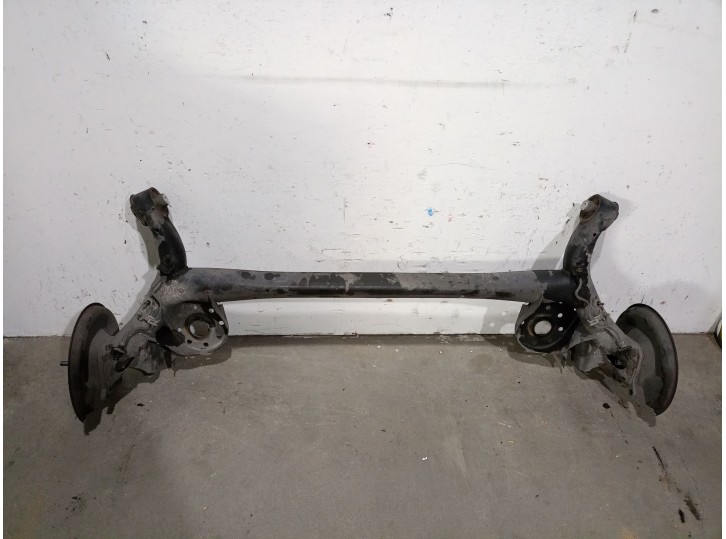 Recambio de puente trasero para toyota yaris (_p13_) 1.0 (ksp130_) referencia OEM IAM 421100D520 421100D520 