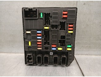 Recambio de caja reles / fusibles para renault scénic iii (jz0/1_) 1.5 dci referencia OEM IAM 284B67924R 284B67924R 