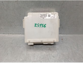 Recambio de caja reles / fusibles para toyota yaris (_p13_) 1.0 (ksp130_) referencia OEM IAM 8264152020 