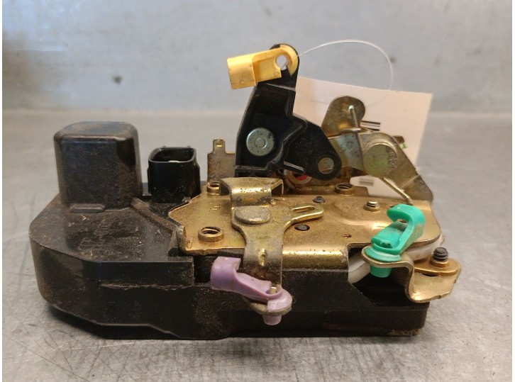 Replacement front right door lock for Chrysler 300M (LR) 2.7 V6 24V OEM IAM reference 4574150AB 4574150AB 