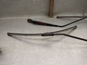 Recambio de brazo limpia delantero derecho para renault scénic iii (jz0/1_) 1.5 dci referencia OEM IAM 288860003R 288865664R 