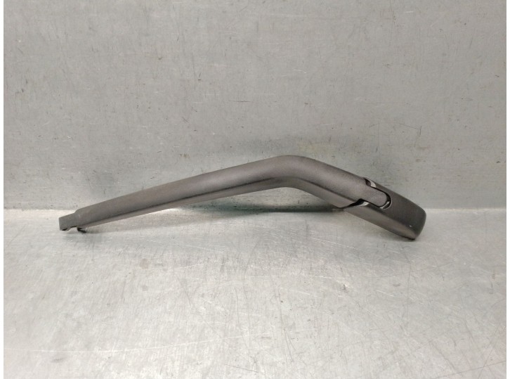 Recambio de brazo limpia trasero para toyota yaris (_p13_) 1.0 (ksp130_) referencia OEM IAM 852410D060 852410D060 