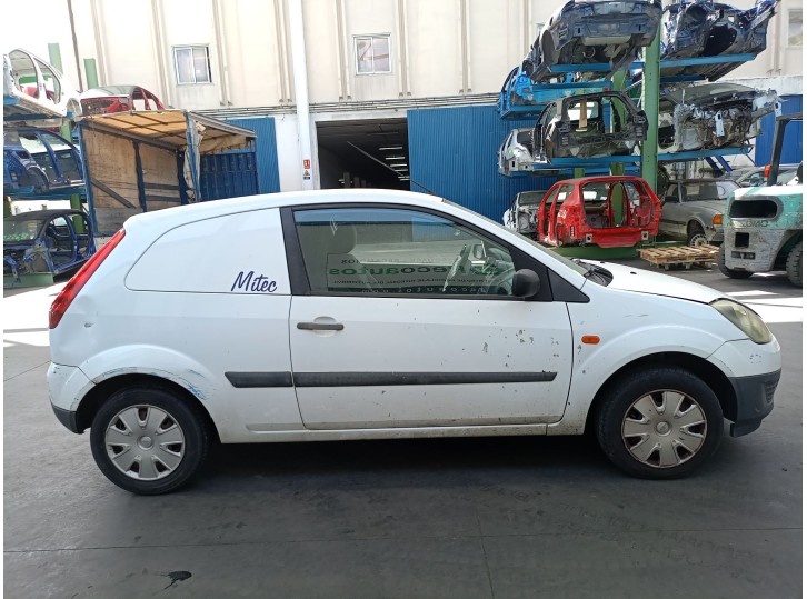 ford fiesta v van del año 2009