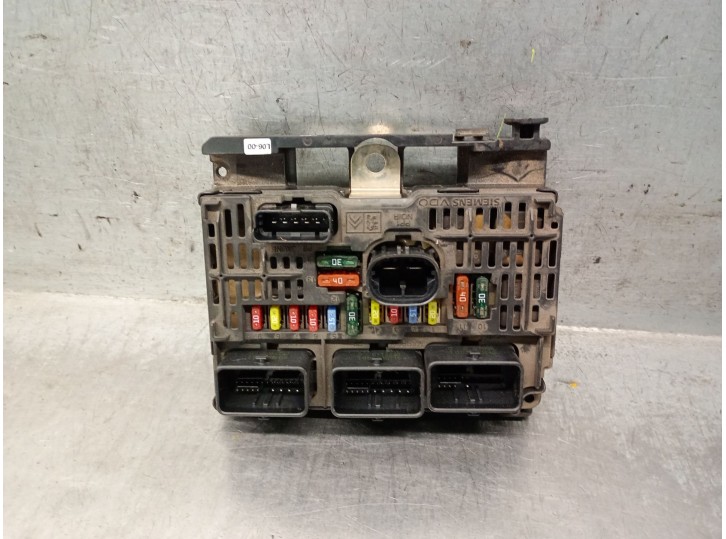 Recambio de caja reles / fusibles para peugeot 307 (3a/c) 1.6 hdi referencia OEM IAM 9657718780 
