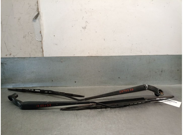 Recambio de brazo limpia delantero derecho para chrysler 300m (lr) 2.7 v6 24v referencia OEM IAM 5011204AB 5011205AB 