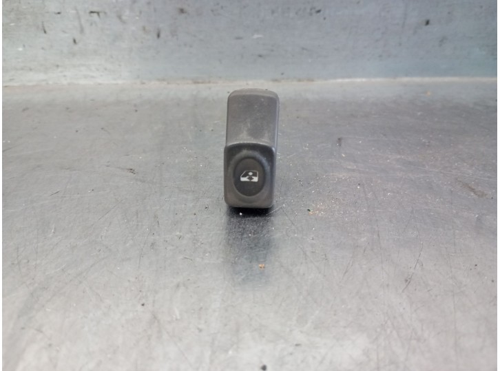 Recambio de mando elevalunas trasero derecho para renault scénic i monospace (ja0/1_, fa0_) 1.9 dci rx4 referencia OEM IAM 77004