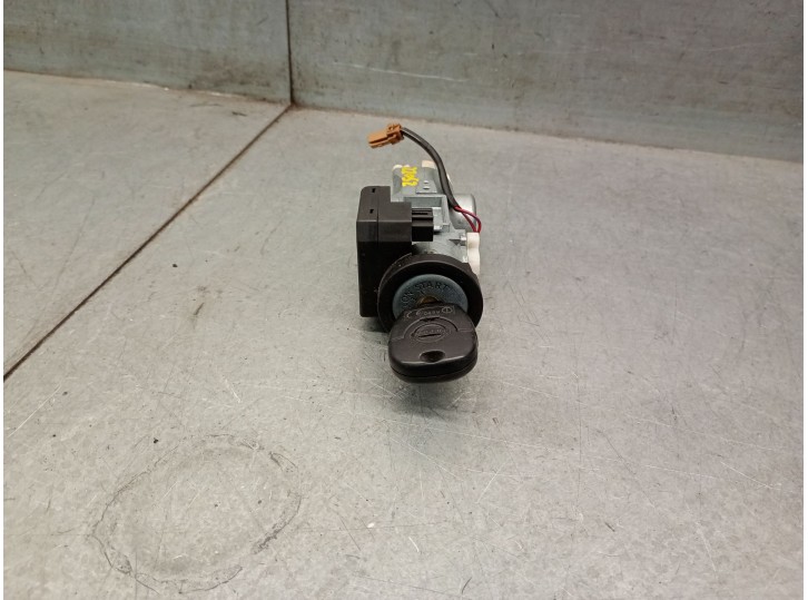 Recambio de conmutador de arranque para nissan x-trail i (t30) 2.2 dci referencia OEM IAM D87008H925 D87008H925 