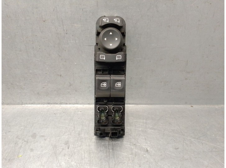 Recambio de mando elevalunas delantero izquierdo para renault megane iii coupé (dz0/1_) 1.4 tce (dz0f, dz1v) referencia OEM IAM 