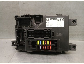 Recambio de caja reles / fusibles para opel corsa d (s07) 1.2 (l08, l68) referencia OEM IAM 13382213 401154265 