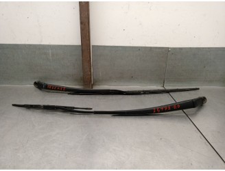 Recambio de brazo limpia delantero derecho para toyota yaris (_p9_) 1.3 vvt-i (scp90_) referencia OEM IAM 852110D070 852210D070 