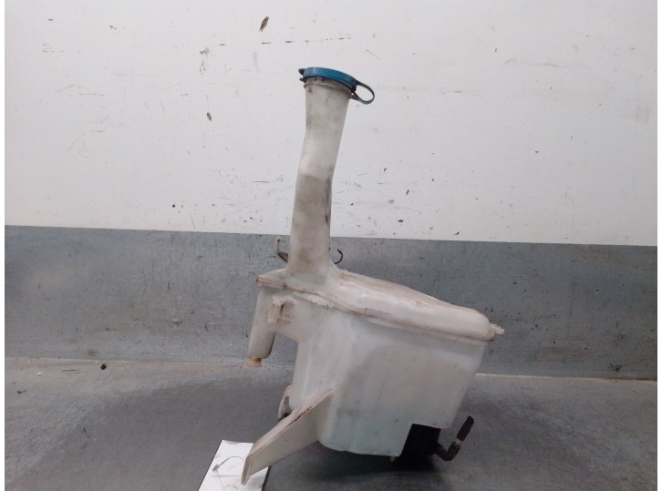 Recambio de deposito limpia para toyota yaris (_p9_) 1.3 vvt-i (scp90_) referencia OEM IAM 853150D060 853150D060 