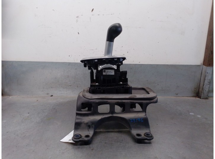 Recambio de palanca cambio para opel corsa d (s07) 1.2 (l08, l68) referencia OEM IAM 13209263 784307 