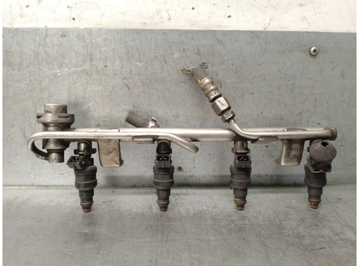 Recambio de rampa inyectora para audi a4 b5 (8d2) 1.8 referencia OEM IAM 058133681 058133681C 