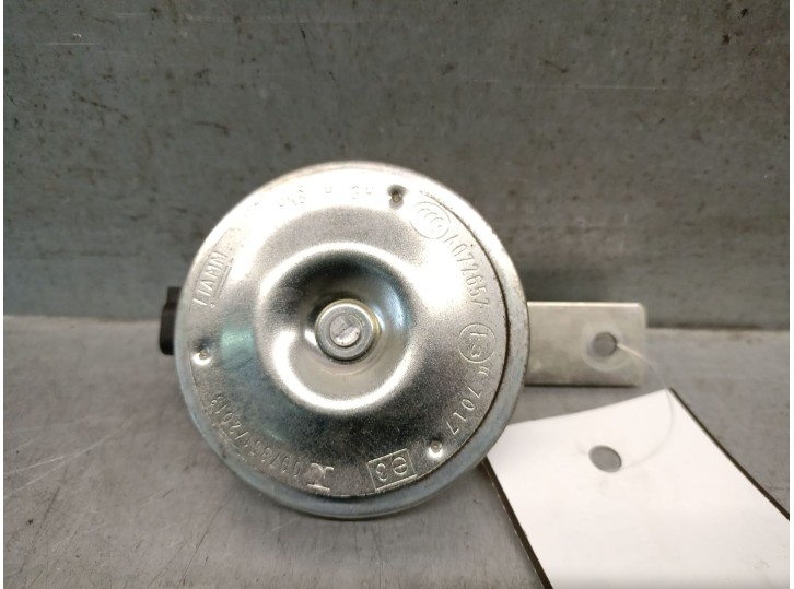 Recambio de claxon para jaguar xe (x760) 2.0 d referencia OEM IAM BJ3213832BB T2H1324 