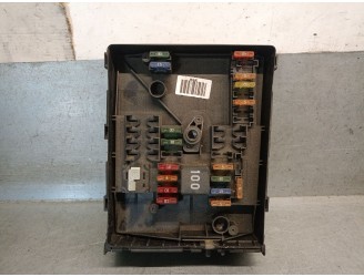 Recambio de caja reles / fusibles para audi a3 descapotable (8p7) 1.6 tdi referencia OEM IAM 1K0937125D 