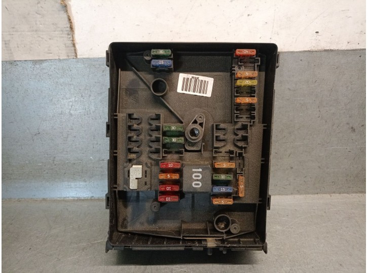 Recambio de caja reles / fusibles para audi a3 descapotable (8p7) 1.6 tdi referencia OEM IAM 1K0937125D 