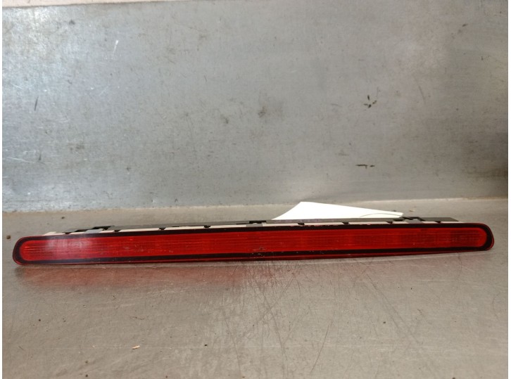 Recambio de luz central de freno para audi a3 descapotable (8p7) 1.6 tdi referencia OEM IAM 8P7945097 8P7945097 