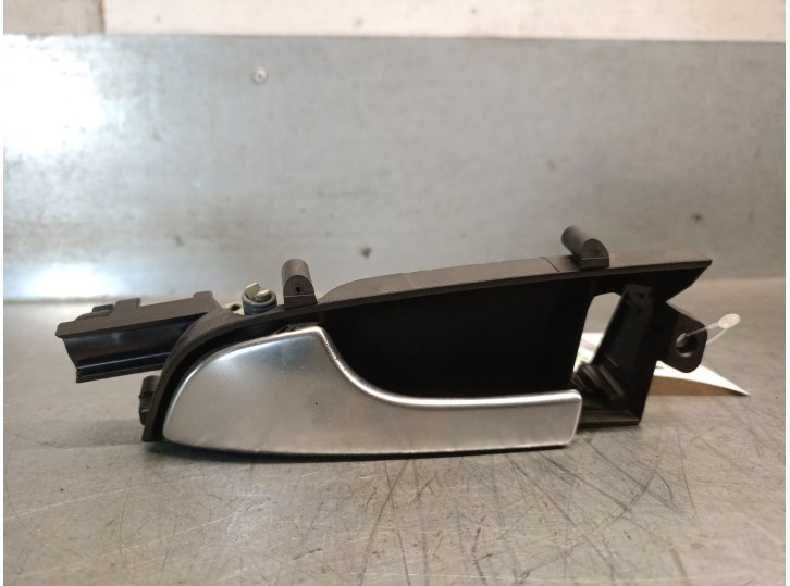 Recambio de maneta interior delantera izquierda para audi a3 descapotable (8p7) 1.6 tdi referencia OEM IAM 8P3867019A 8P3837019A