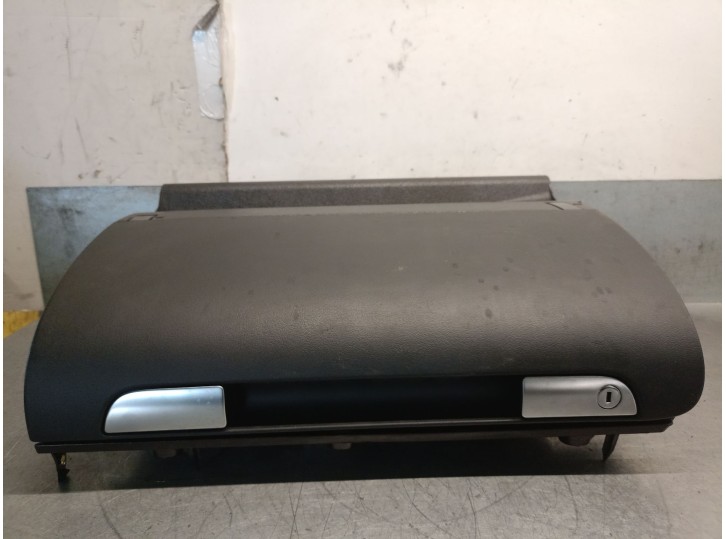 Recambio de guantera para audi a3 descapotable (8p7) 1.6 tdi referencia OEM IAM 8P7857035E 8P7857035E 