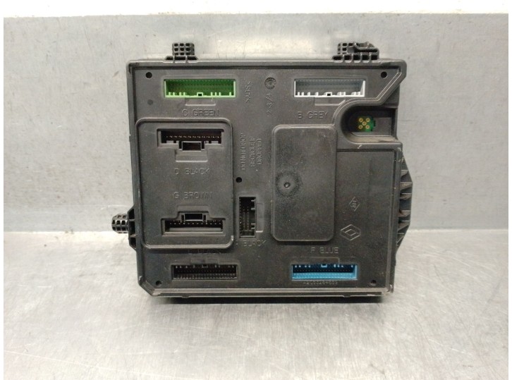 Recambio de caja reles / fusibles para renault megane iii hatchback (bz0/1_, b3_) 1.2 tce (bz2b, bz11) referencia OEM IAM 284B18