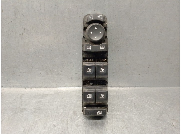 Recambio de mando elevalunas delantero izquierdo para renault megane iii hatchback (bz0/1_, b3_) 1.2 tce (bz2b, bz11) referencia