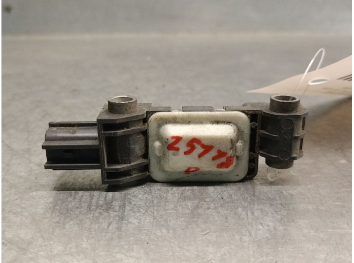 Recambio de sensor impacto para audi a3 descapotable (8p7) 1.6 tdi referencia OEM IAM 8J0959651 