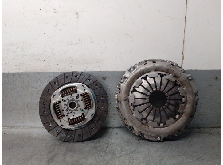 Recambio de kit embrague para dacia sandero iii 1.0 tce 90 eco-g referencia OEM IAM 301016117R 