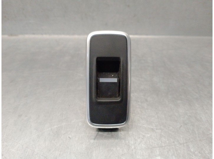 Recambio de mando elevalunas trasero derecho para jaguar f-pace (x761) 2.0 td4 awd referencia OEM IAM HK8323878CA T4A10150 