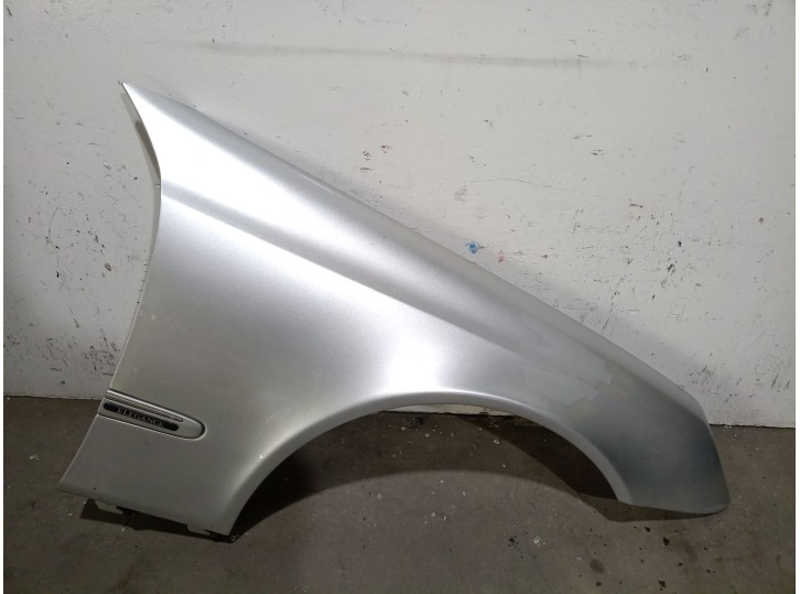 Recambio de aleta delantera derecha para mercedes-benz clase e (w211) e 270 cdi (211.016) referencia OEM IAM A2118800818 A211880