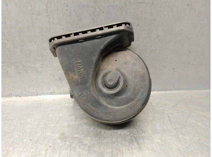 Recambio de claxon para jaguar f-pace (x761) 2.0 td4 awd referencia OEM IAM GX7313802AA T4N4042 