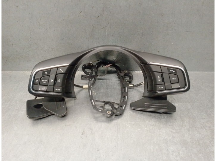 Recambio de mando volante para jaguar f-pace (x761) 2.0 td4 awd referencia OEM IAM GX7313D767AC T2H7017 