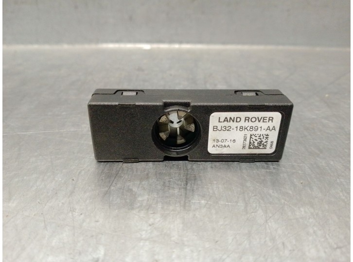 Recambio de antena para jaguar f-pace (x761) 2.0 td4 awd referencia OEM IAM BJ3218K891AA 