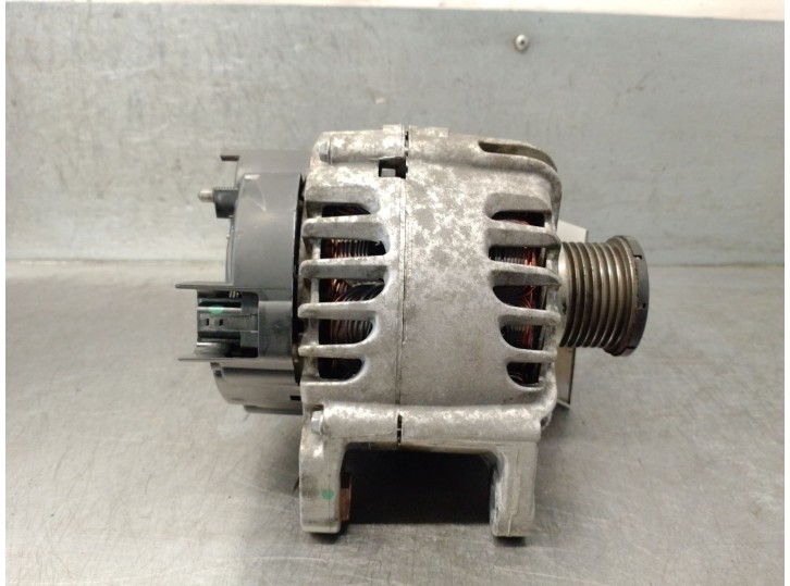 Recambio de alternador para renault megane iii hatchback (bz0/1_, b3_) 1.2 tce (bz2b, bz11) referencia OEM IAM 8200849752 820084