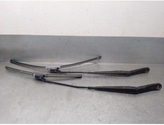 Recambio de brazo limpia delantero derecho para jaguar f-pace (x761) 2.0 td4 awd referencia OEM IAM HK8317527BA T4A1174 