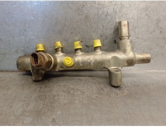 Recambio de rampa inyectora para opel meriva a 1.7 16v referencia OEM IAM 824123 824123 