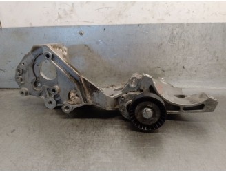 Recambio de soporte alternador para audi a3 descapotable (8p7) 1.6 tdi referencia OEM IAM 03L903143Q - 03L903139Q 03L903143Q - 0