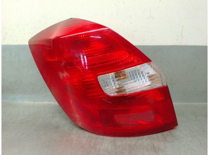 Recambio de piloto trasero izquierdo para skoda fabia ii (542) 1.2 referencia OEM IAM 5J6945095 5J6945111 