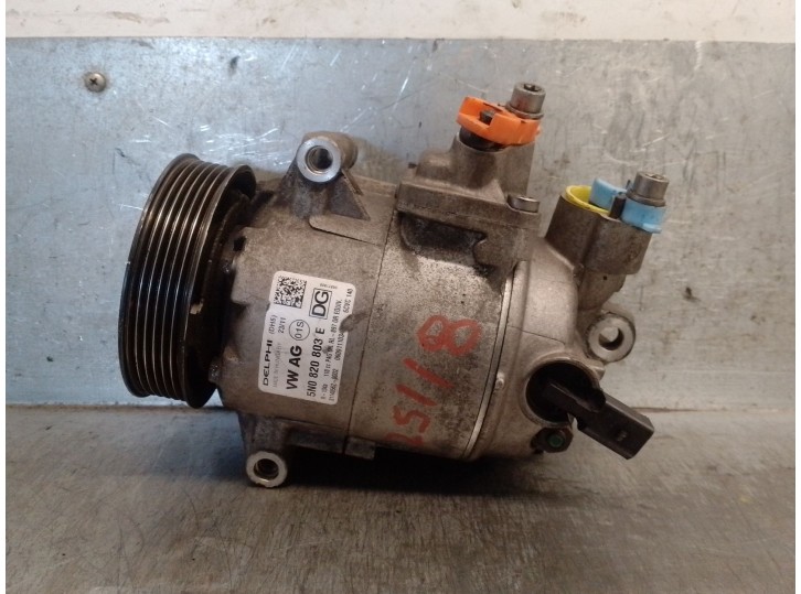 Recambio de compresor aire acondicionado para audi a3 descapotable (8p7) 1.6 tdi referencia OEM IAM 5N0820803E 5N0820803C 011405