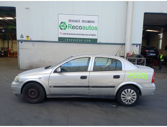 opel astra g sedán (t98) del año 2001