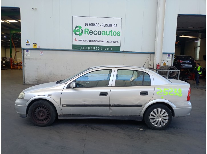 opel astra g sedán (t98) del año 2001