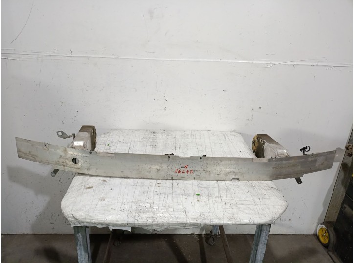 Recambio de refuerzo paragolpes delantero para bmw 5 (f10) 520 d referencia OEM IAM 51117200705 51117200705 