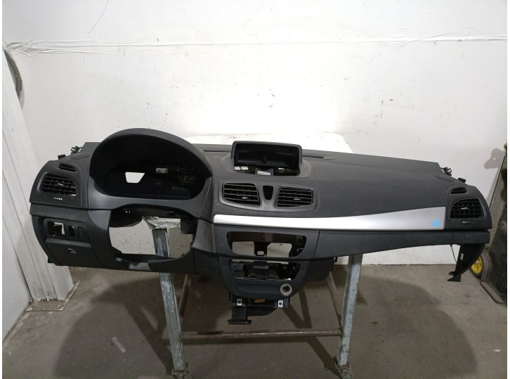 Replacement dashboard for Renault Fluence Z.E. OEM IAM reference 681005424R 681005424R 