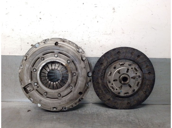 Recambio de kit embrague para opel astra j (p10) 1.6 cdti (68) referencia OEM IAM 55576344 664299 